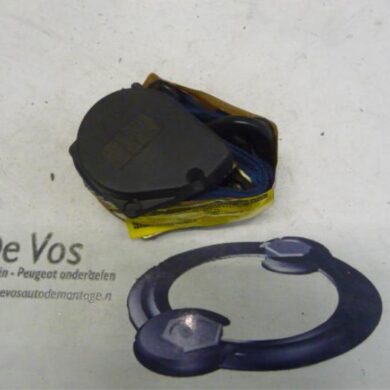 Citroen Saxo 1.4i SX,VSX Rear seatbelt, right 2000 8973HP