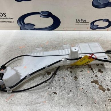 DS Automobiles DS7 Crossback  Ruitensproeiertank voor 2018 9830836980
