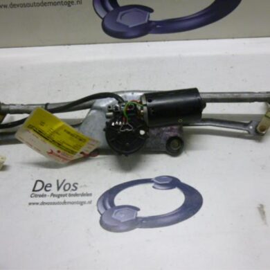 Citroen Xantia  Front wiper motor 1998 95668914