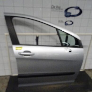 Peugeot 308  Front door 4-door, right 2013 9004CC