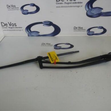 Peugeot iOn  Front wiper arm 2012 6429JS