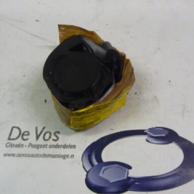 Citroen C5 2.0 16V Rear seatbelt, right 2001 8974KE