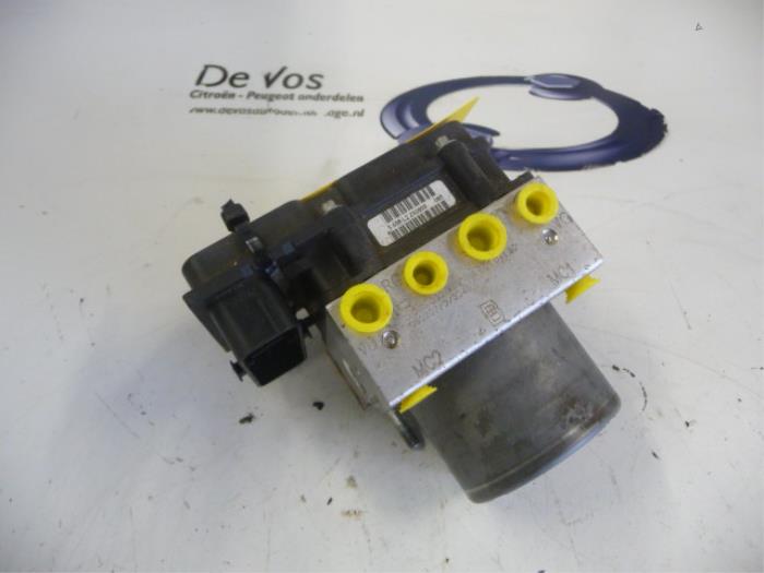 ABS pump Peugeot 308 De Vos Autodemontage