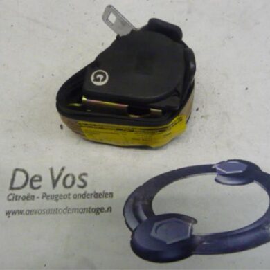 Peugeot 106 1.4 XN,XR,XS,XT Veiligheidsgordel links-achter 2000 8973GH
