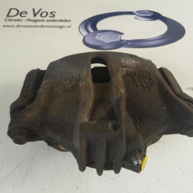 Peugeot 206 1.4 XR,XS,XT,Gentry Remklauw (Tang) rechts-voor KFW 2001 4400N9-441048