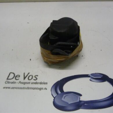 Peugeot Partner 1.9 D Rear seatbelt, right 1999 8973G9