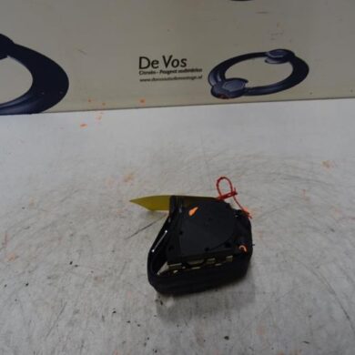 Peugeot Partner 1.8 Rear seatbelt, right 2000 8973H3