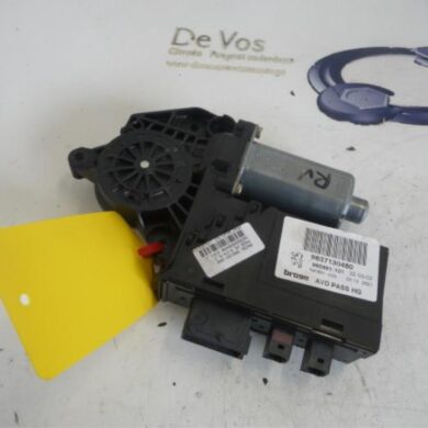 Peugeot 307 1.6 16V Door window motor 2002 9222N1