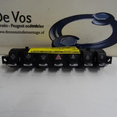 Peugeot 3008  Schalter 2011 6490W7-98070048ZD