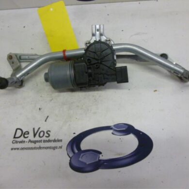 Peugeot 208 1.4 16V Front wiper motor 2012 9673222580
