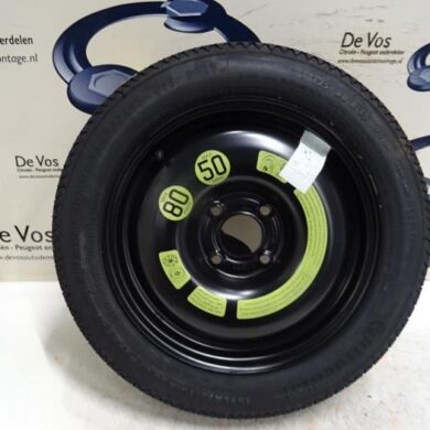 Peugeot 207  Wheel + tyre 2013