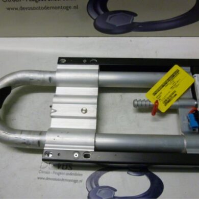 Peugeot 308 2.0 HDi 16V Euro 5 FAP Headrest 2011 8796W2