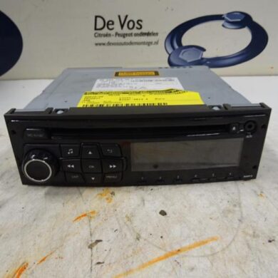 Peugeot 208  Radio CD player 2013 16087576ZD
