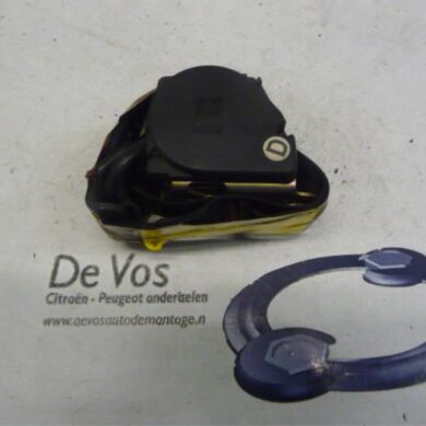 Citroen Saxo 1.1i X,SX Rear seatbelt, right 1998 8973GK