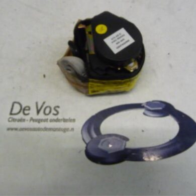 Peugeot 207  Rear seatbelt, right 2007 8975J8