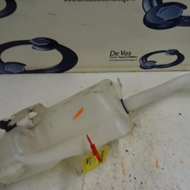 Citroen DS4  Front windscreen washer reservoir 2015 6431Q2
