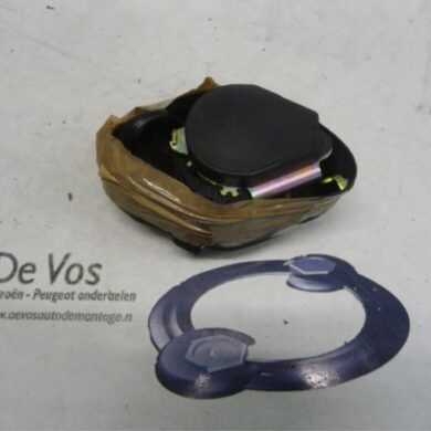 Peugeot 207 1.4 HDi Rear seatbelt, left 2006 8975Z7