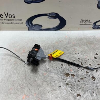 Opel Grandland X 1.2 Turbo 12V Rear door lock mechanism 4-door, left 2020 9814613180