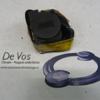 Citroen Saxo 1.4i SX,VSX Rear seatbelt, right 2001 8973AN