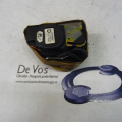 Peugeot 306 1.9 D,XND,XAD Front seatbelt, right 1998 8972H3