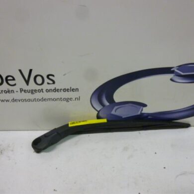 Peugeot 206  Rear wiper arm 2006 6429V8