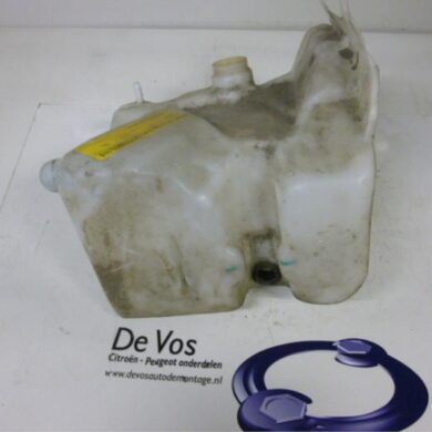 Citroen Xantia  Front windscreen washer reservoir 1998 643191