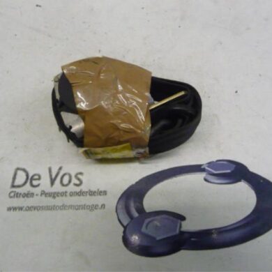 Peugeot 205 1.1 XE,GE,XL,GL,XR,GR Front seatbelt, right 1992 8971RV