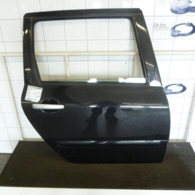 Peugeot 307  Rear door 4-door, right 2004 9008H7