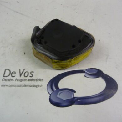 Citroen C5 1.8 16V Rear seatbelt, right 2002 8974KE