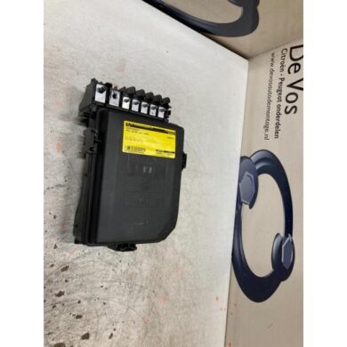 Opel Astra  Zekeringkast 2022 39227408