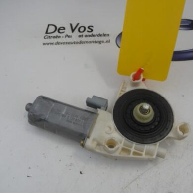 Peugeot 307 1.4 HDi Raammotor Portier 2002 9221K6