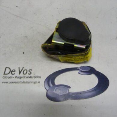 Peugeot 407 2.0 HDiF 16V Rear seatbelt, left 2004 8974HK