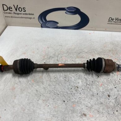 Peugeot 107 1.0 12V Aandrijfas links-voor CFB 2010 3272JY