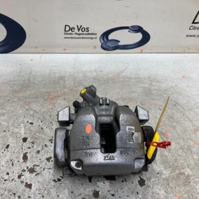 Peugeot 3008  Remklauw (Tang) rechts-voor 5GS 2021 1623162180-1651754780