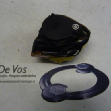 Citroen Saxo 1.5 D Rear seatbelt, left 2000 8973GH