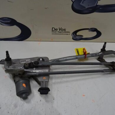 Peugeot 308 1.6 BlueHDi 120 Front wiper motor 2014 9810327980