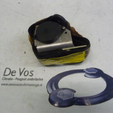 Peugeot 309 1.6 Front seatbelt, right 1990 8971VC