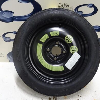 Peugeot 207  Wheel + tyre 2012