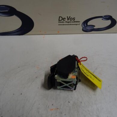 Citroen DS5  Rear seatbelt, right 2015 98000632XX