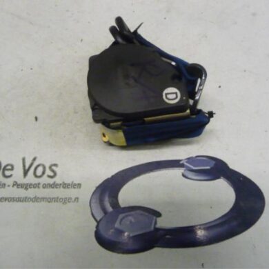 Citroen Saxo 1.4i VTR,VTS Rear seatbelt, right 2000 8973HP