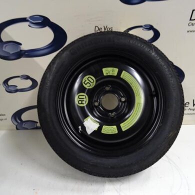 Peugeot 207  Wheel + tyre 2012