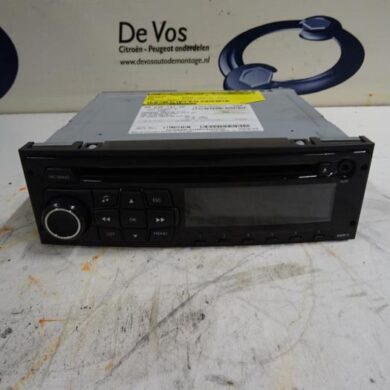 Peugeot 208  Radio CD player 2012 16087576ZD