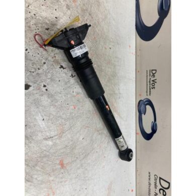 Peugeot 2008 1.2 VTi 12V PureTech 100 Rear shock absorber, right 2020 9836658080