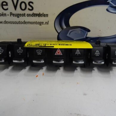 Peugeot 3008  Schalter 2014 98070048ZD