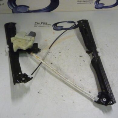 Peugeot 308  Window mechanism 4-door, front left 2014 9677734880