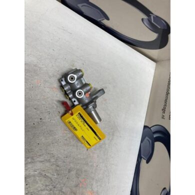 DS Automobiles DS7 Crossback  Hoofdremcilinder 5G06 2018 1647858080