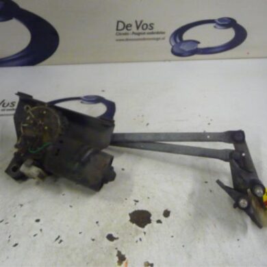 Peugeot 205 1.1 XE,GE,XL,GL,XR,GR Front wiper motor 1995 640542