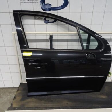 Peugeot 207  Front door 4-door, right 2010 9004X8