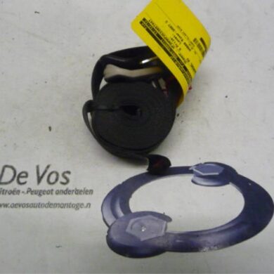 Peugeot 207 1.4 16V Front seatbelt, right 2007 8975AZ