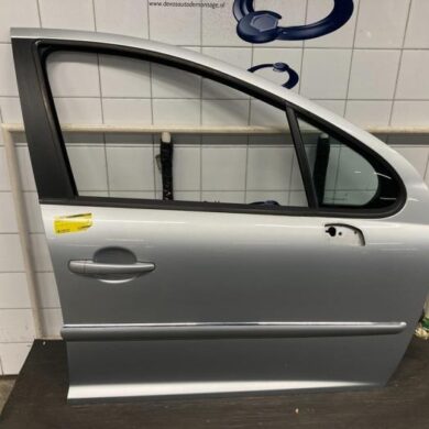Peugeot 207 1.4 16V VTi Front door 4-door, right 2012 9004X8
